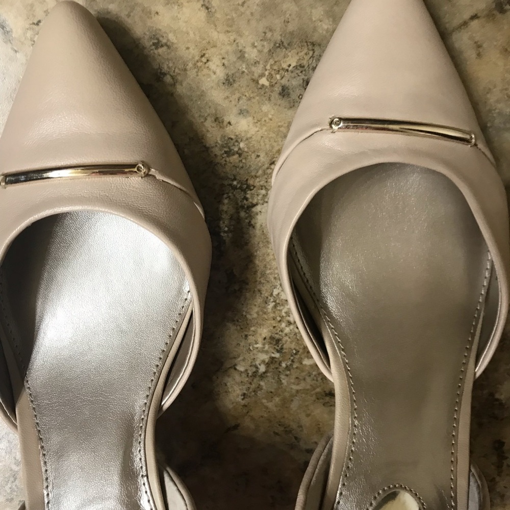 Shoes - Picture 2 of 4